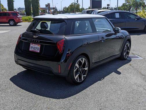 2025 MINI Hardtop Cooper