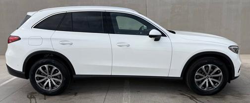 Polar White 2026 Mercedes-Benz GLC 300