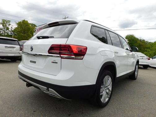 Pure White 2020 Volkswagen Atlas 3.6L SE w/Technology