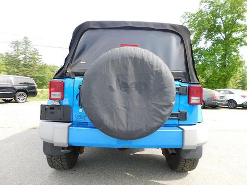 Hydro Blue Pearlcoat 2016 Jeep Wrangler Unlimited Sahara
