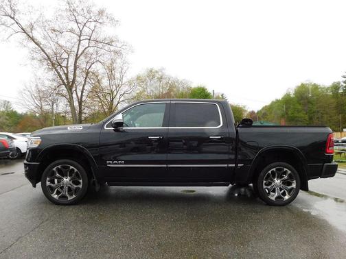 Diamond Black Crystal Pearlcoat 2019 RAM 1500 Limited