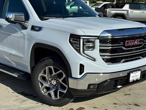 Glacier White Tricoat 2026 GMC Sierra 1500 SLT