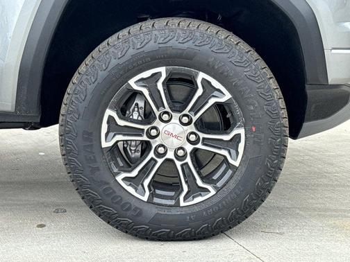 2025 GMC Canyon AT4