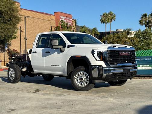 Summit White 2026 GMC Sierra 2500 Pro