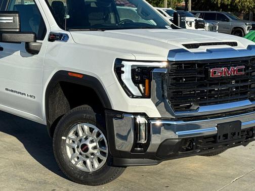 Summit White 2026 GMC Sierra 2500 Pro