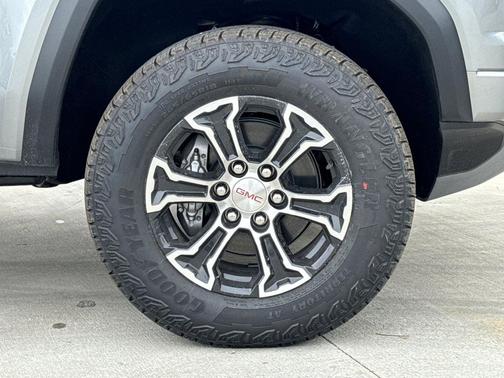2025 GMC Canyon AT4
