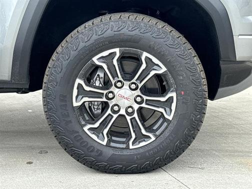 2025 GMC Canyon Base