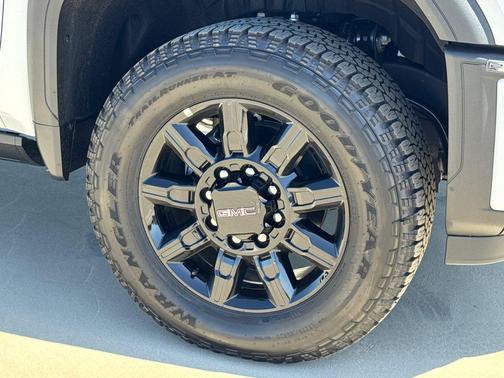 Summit White 2026 GMC Sierra 2500 AT4