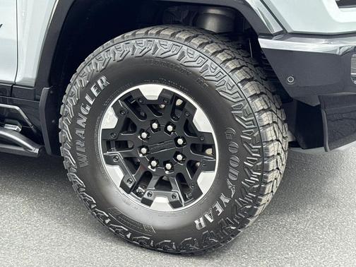 Meteorite Metallic (Grey) 2024 GMC HUMMER EV Pickup 3X
