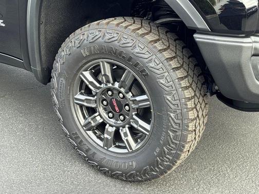 Onyx Black 2026 GMC Sierra 1500 AT4X