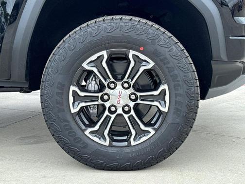 2025 GMC Canyon AT4