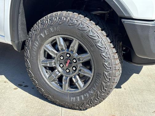 Summit White 2026 GMC Sierra 1500 AT4X