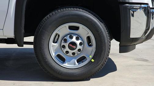 Summit White 2025 GMC Sierra 2500 Pro