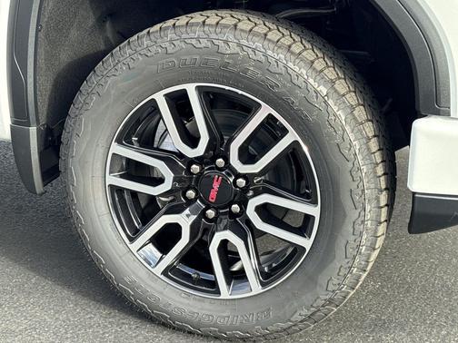 Summit White 2026 GMC Sierra 1500 AT4