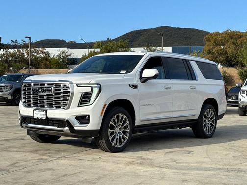 Summit White 2026 GMC Yukon XL Denali