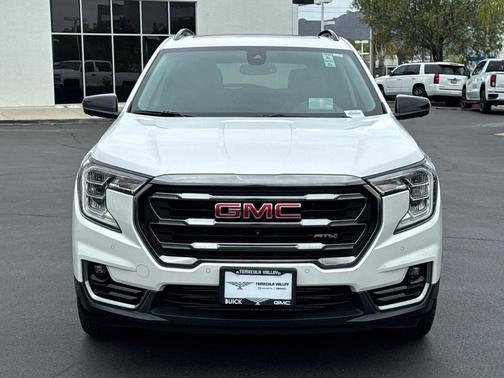 White Frost Tricoat 2022 GMC Terrain AWD AT4