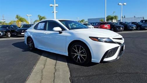 2024 Toyota Camry Hybrid SE