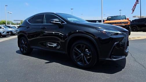 2025 Lexus NX 450h+ Luxury