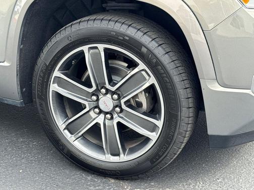 Pepperdust Metallic 2019 GMC Acadia Denali