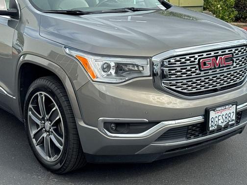 Pepperdust Metallic 2019 GMC Acadia Denali