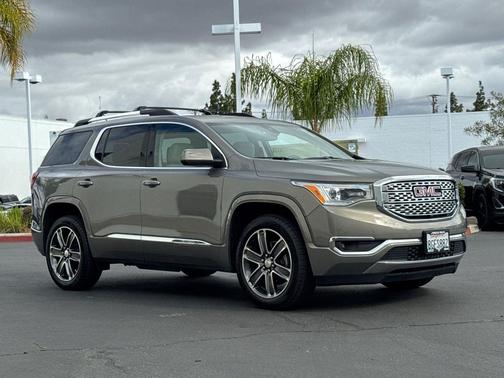 Pepperdust Metallic 2019 GMC Acadia Denali