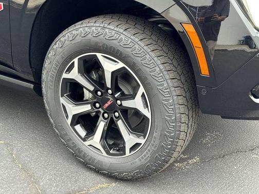 Onyx Black 2026 GMC Yukon 4WD AT4