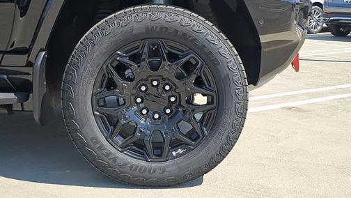 2025 GMC HUMMER EV SUV 2X