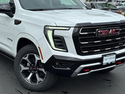 Summit White 2026 GMC Yukon 4WD AT4 Ultimate