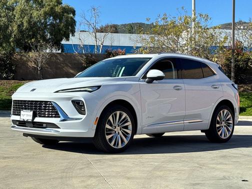 Iridescent White Tricoat 2026 Buick Envision Avenir AWD