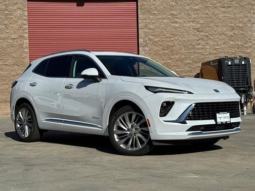 Iridescent White Tricoat 2026 Buick Envision Avenir AWD