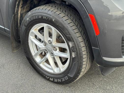 2021 Jeep Grand Cherokee L Laredo