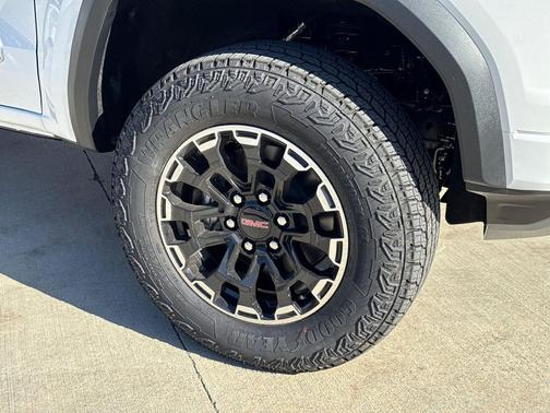 Summit White 2026 GMC Canyon AT4