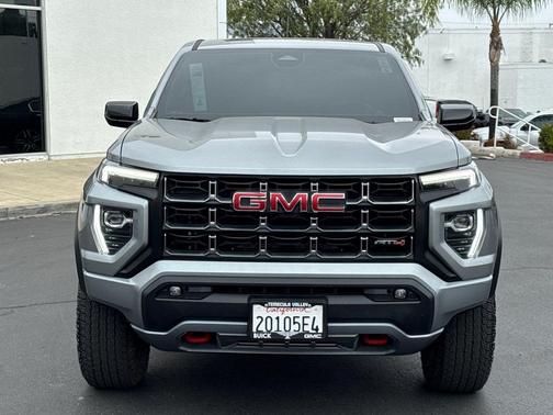 Sterling Metallic 2025 GMC Canyon AT4
