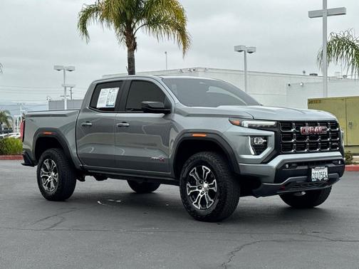 Sterling Metallic 2025 GMC Canyon AT4
