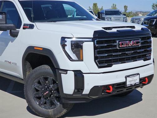 2025 GMC Sierra 2500 AT4