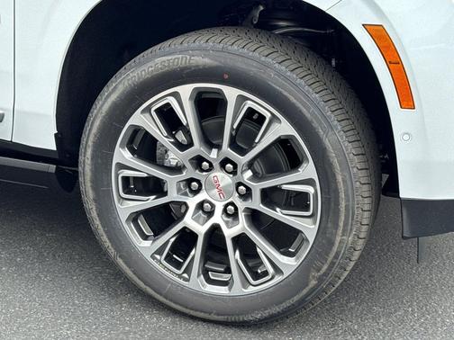 Glacier White Tricoat 2026 GMC Yukon XL Denali