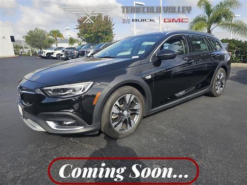 Ebony Twilight Metallic 2018 Buick Regal TourX Preferred