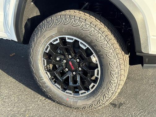 Summit White 2026 GMC Canyon AT4