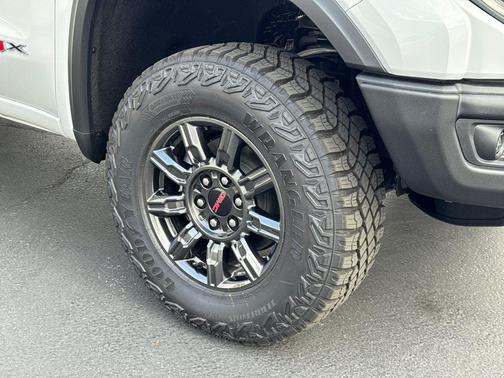 Summit White 2026 GMC Sierra 1500 AT4X