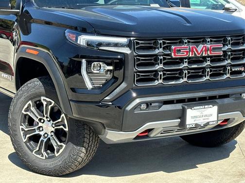 2025 GMC Canyon AT4