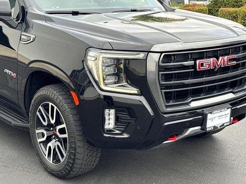 Onyx Black 2021 GMC Yukon 4WD AT4