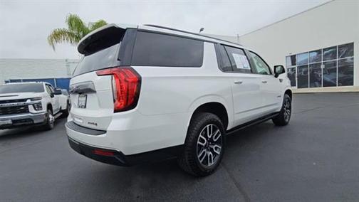2023 GMC Yukon XL 4WD AT4