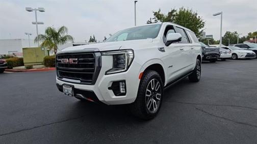 2023 GMC Yukon XL 4WD AT4