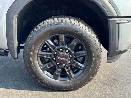 2025 GMC Sierra 2500 AT4