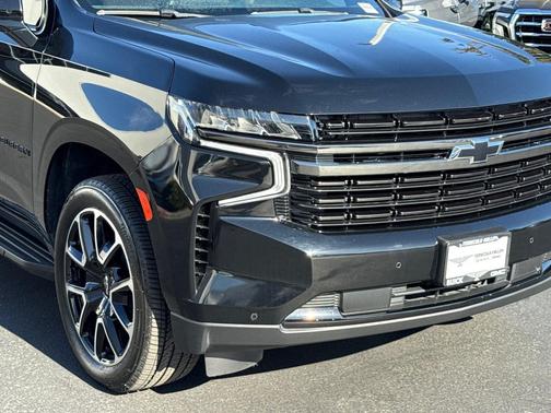 Black 2022 Chevrolet Suburban RST