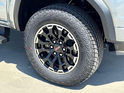 Sterling Metallic 2026 GMC Canyon AT4