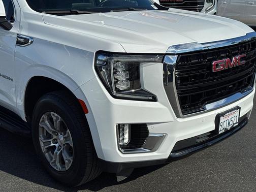 2023 GMC Yukon XL SLE