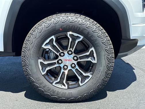 2025 GMC Canyon Base