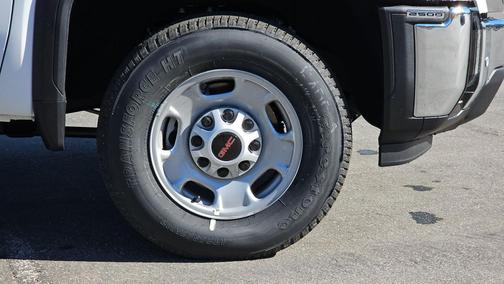 Summit White 2025 GMC Sierra 2500 Pro