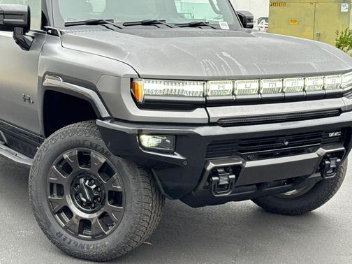 Magnus Gray Matte 2026 GMC HUMMER EV SUV 3X